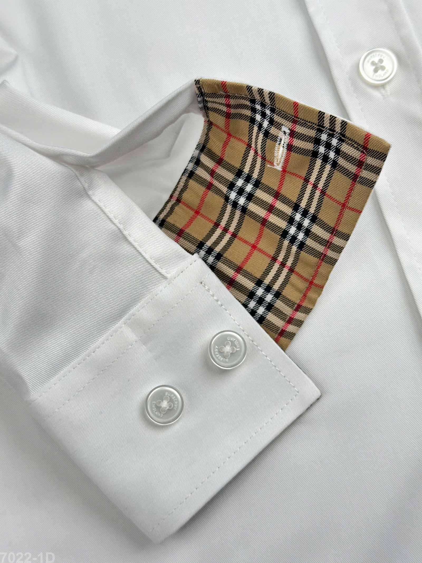 z6975100790136_79f850aee43914b8ac193eb2d47dd51c